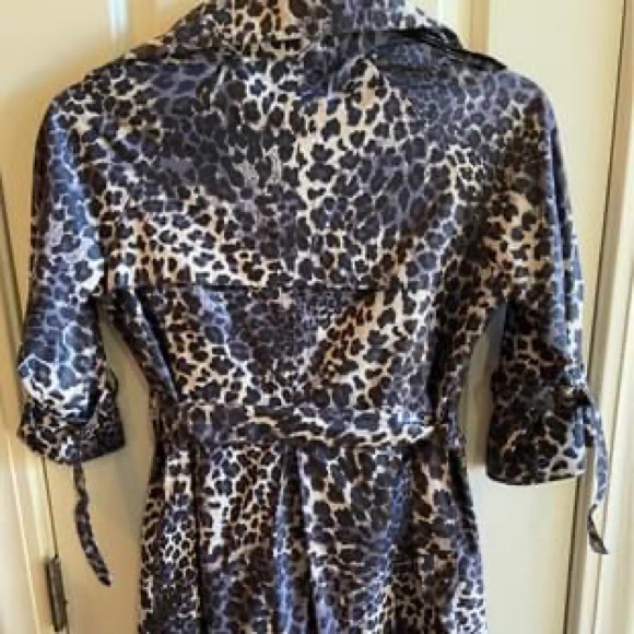 Animal print rain jacket. Size small - Picture 4 of 4